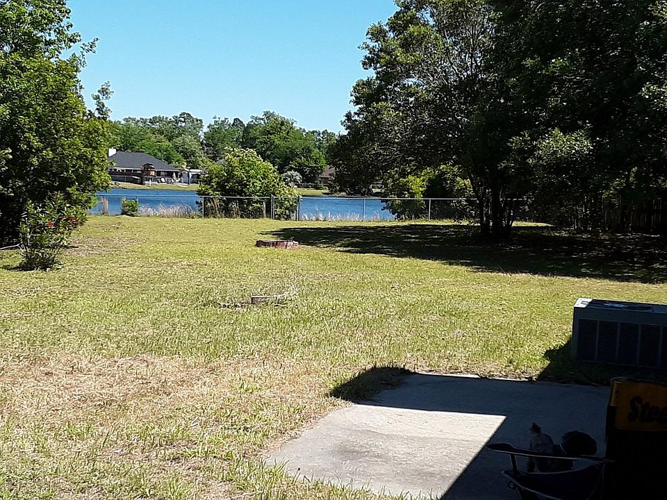 2nd image of 404 Clairemore Cir