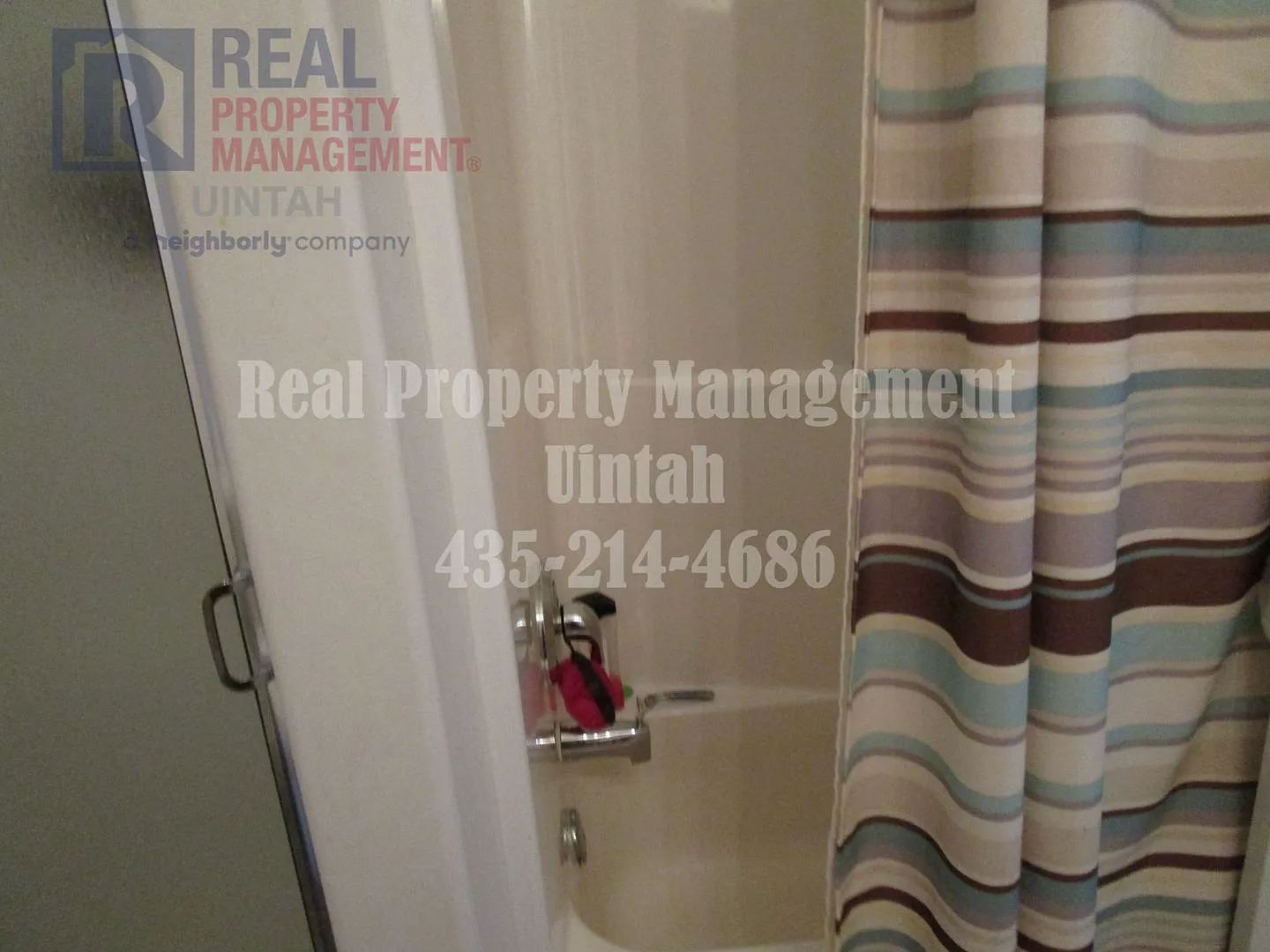 Beautiful 3 Bedroom 2 Bathroom Home — Photo 4