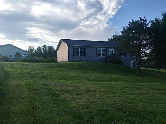 3rd image of 67 Margaret Ln
