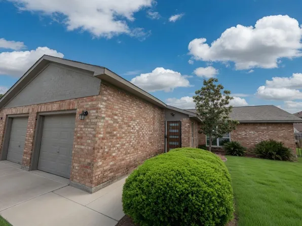 11319 Paramount Ln, Houston, TX 77067