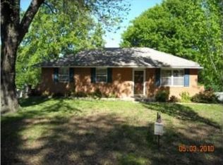 2321 N River Blvd, Sugar Creek, MO 64050