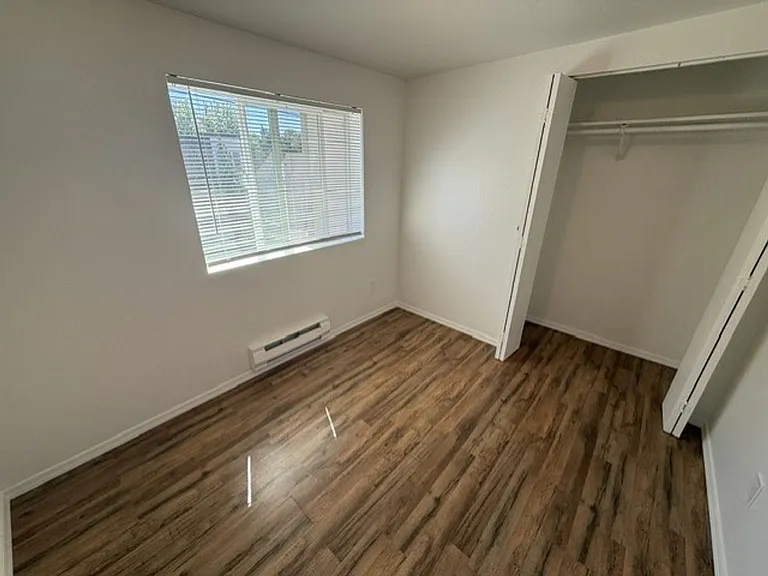 301 Apartments — Photo 34