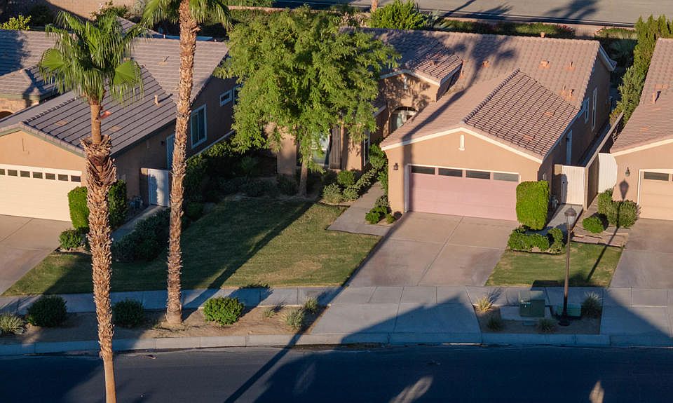 1st image of 60196 Desert Shadows Dr