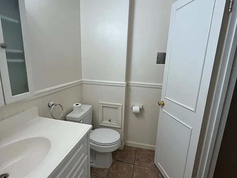 8407 W Boulevard Dr — Photo 11