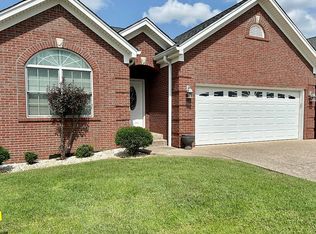 3119 Arbor Ridge Ln, New Albany, IN 47150