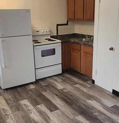 3rd image of 4833 Fairview Ave APT 2