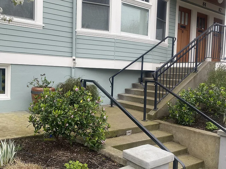 80-86 NE Wygant St — Photo 2