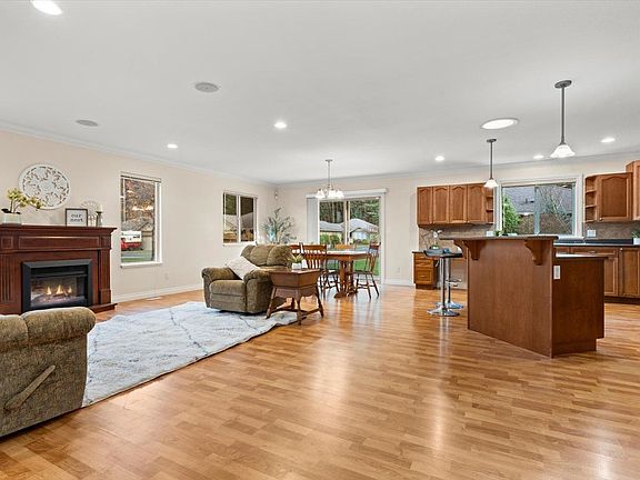 5th image of 46000 Thomas Rd #166