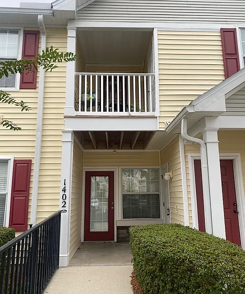 575 Oakleaf Plantation Pkwy #1402 — Photo 1