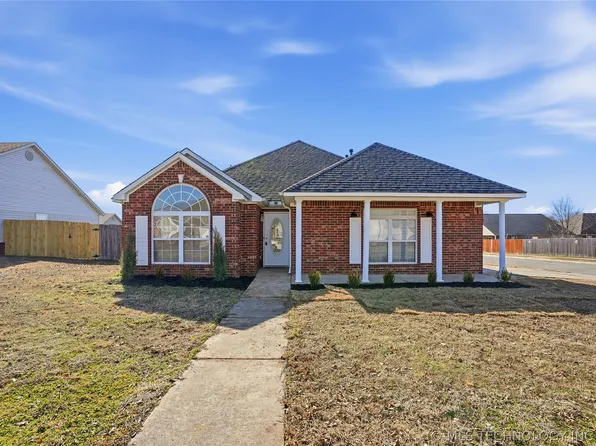 6 E Fairlane Dr, Sapulpa, OK 74066