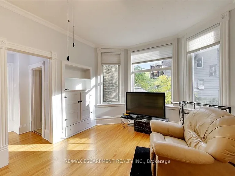 122 Forsyth St E #1 — Photo 2