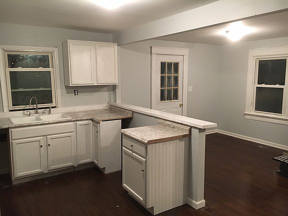 3rd image of 1649 Kirby St