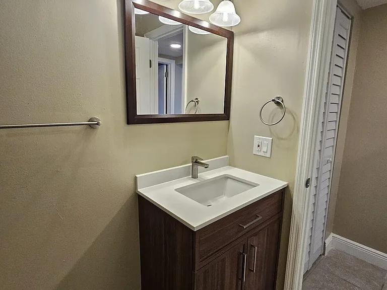 1200 Blue Heron Blvd W #5 — Photo 16