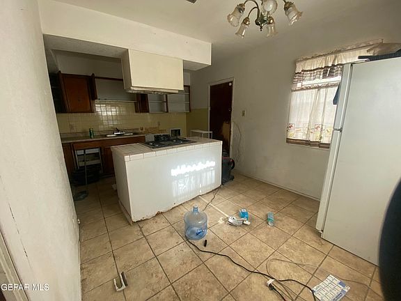4th image of 3804 Hamilton Ave