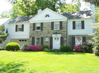 1468 Burlington Rd, Cleveland Heights, OH 44118