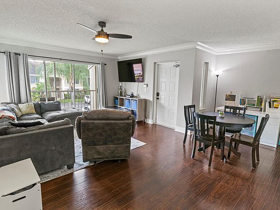 5th image of 13830 Oneida Drive #B2