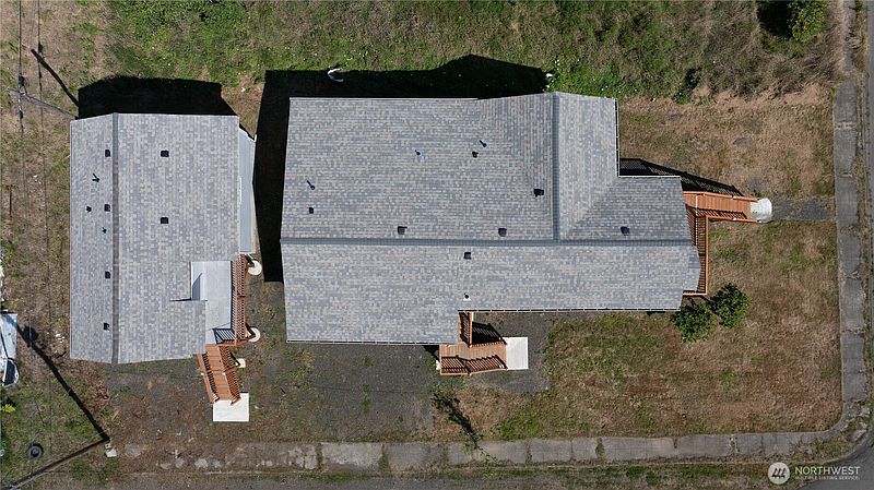 3rd image of 1720 W Market Street