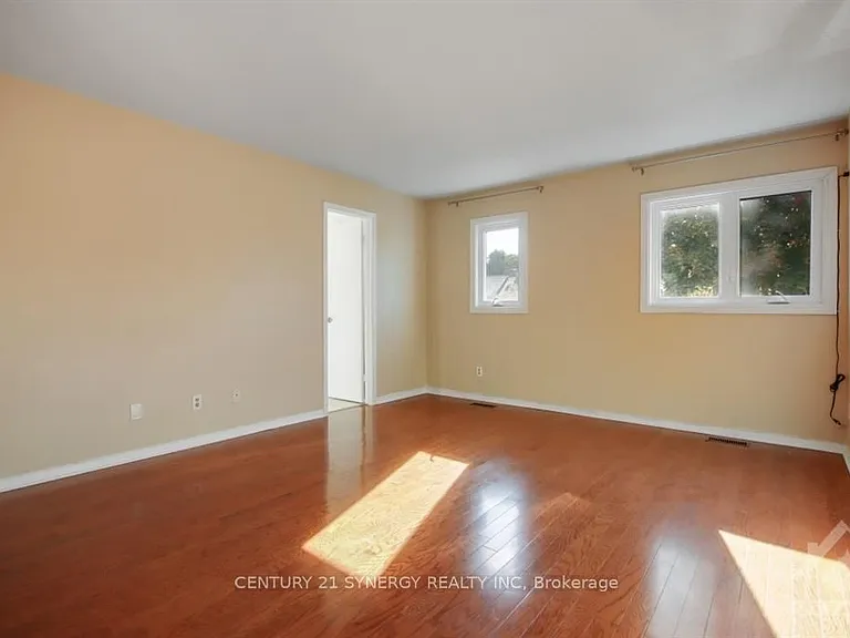 532 Pocono Cres — Photo 17