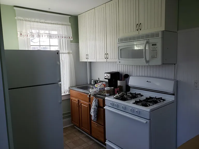 298 E Jefferson St #2 — Photo 10