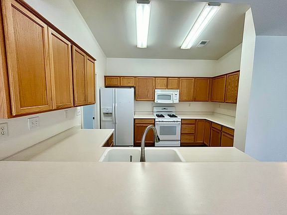 4th image of 1379 Falstaff Ln