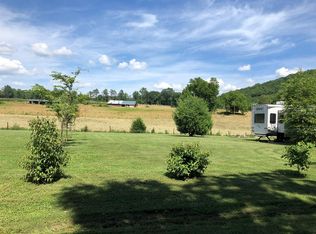 186 Doc Fox Rd, Forest Hill, WV 24935