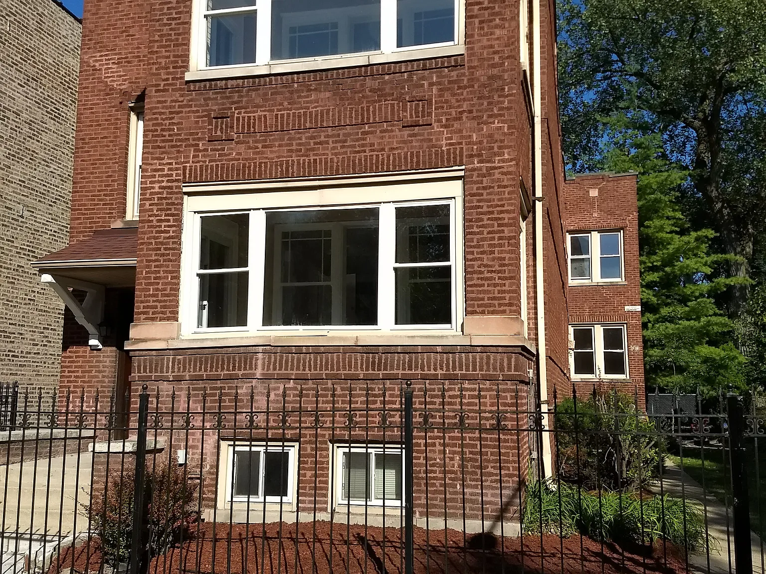 2 bed, 1000 sqft, $1,525 — Photo 1