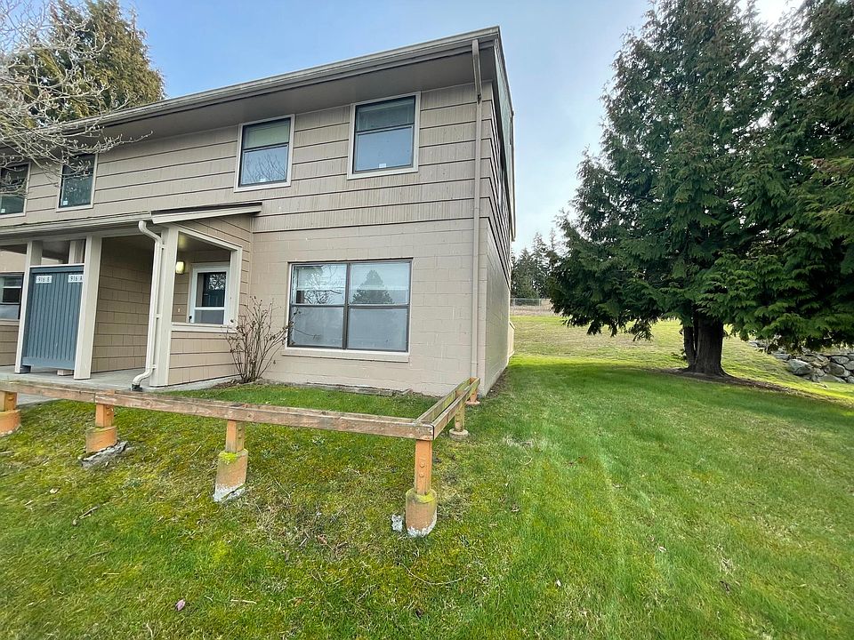 1st image of 916 Larkspur Cir #A
