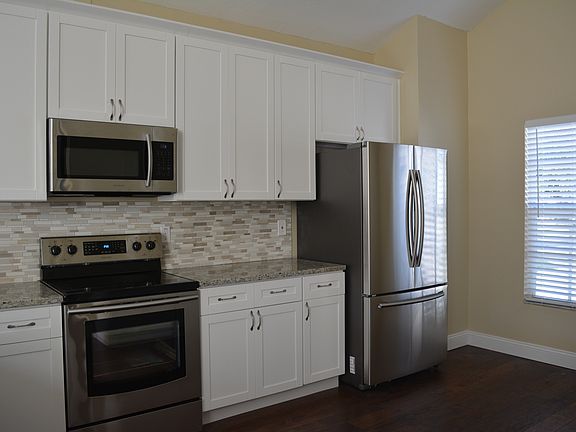 4th image of 11124 Clayridge Dr