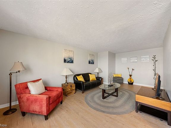 4th image of 11850 Edgewater Dr APT 706
