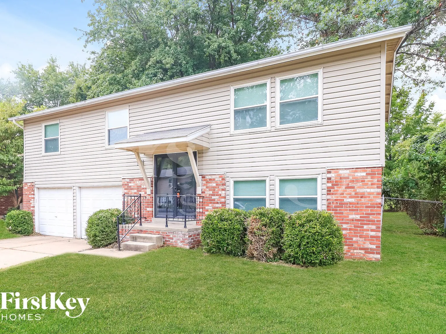 3 bed, 2.0 bath, 1100 sqft, $1,890 — Photo 2