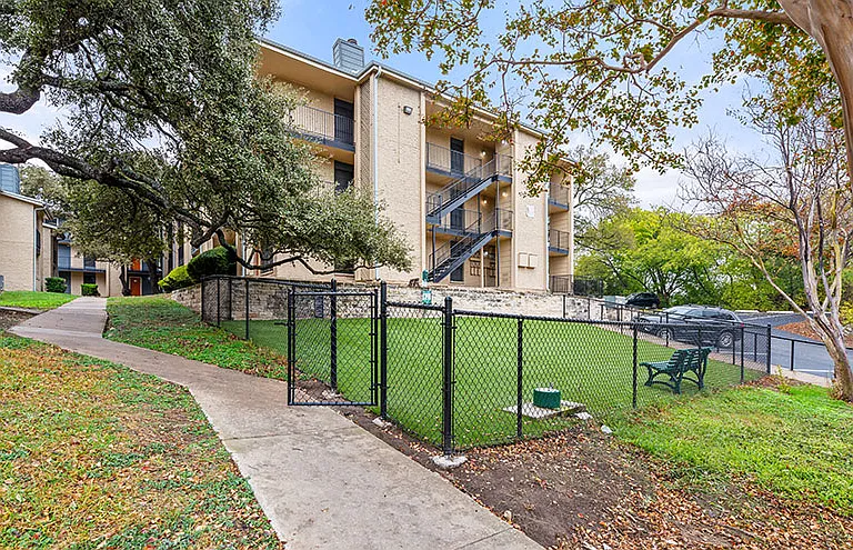 The Ridge Apartments — Photo 39