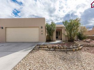 579 Canyon Point Rd, Las Cruces, NM 88011