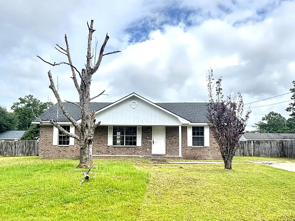 225 W Kenny Dr