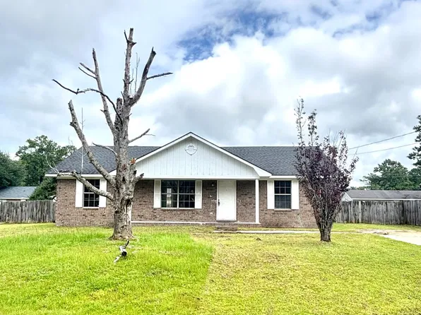 225 W Kenny Dr, Hinesville, GA 31313