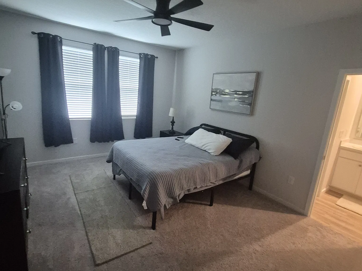 4 bed, 2074 sqft, $2,670 — Photo 4