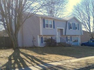 93 Oxbow Dr, Willimantic, CT 06226
