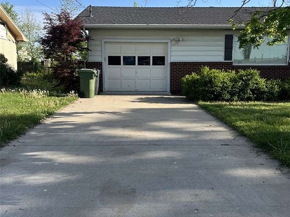 5th image of 1210 W Cherry St