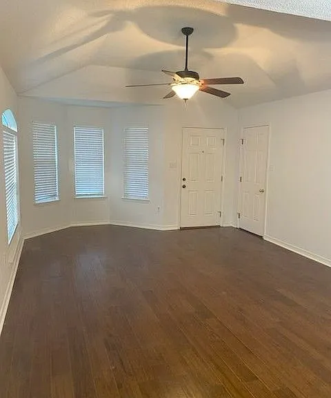 11111 Sonja Dr — Photo 3