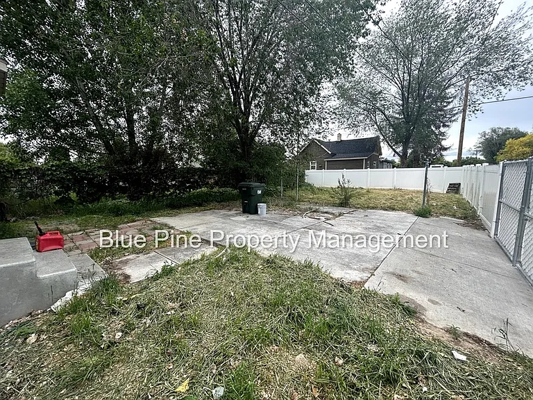 648 E Poplar St — Photo 18