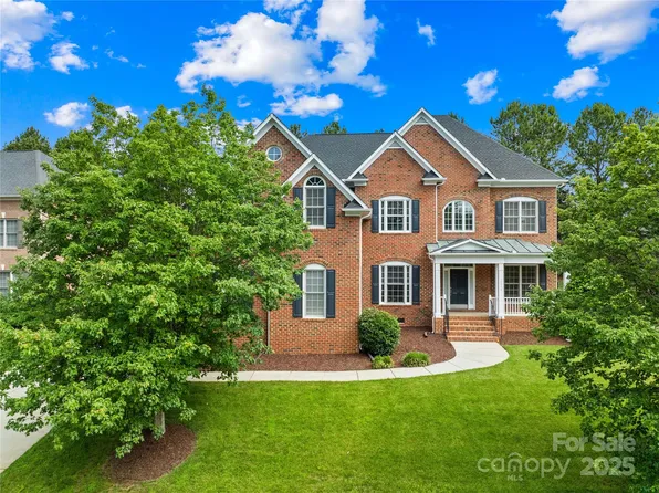 10024 Hazelview Dr, Charlotte, NC 28277