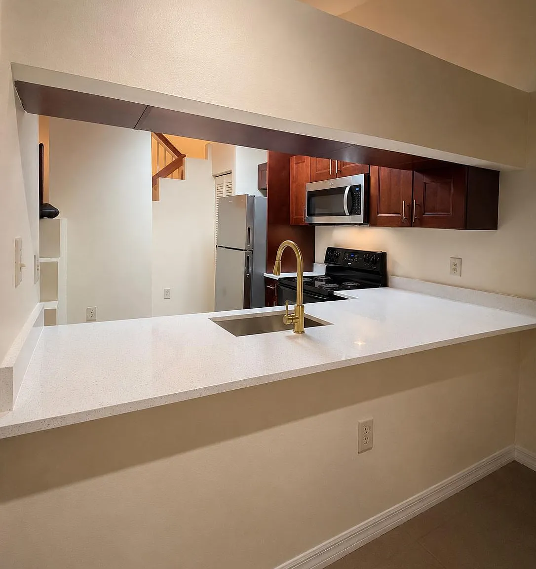 2 bed, 2.0 bath, 1120 sqft, $2,100 — Photo 2
