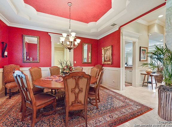 4th image of 26 Royal Gardens Dr