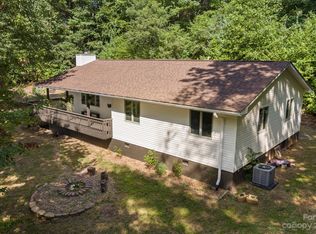 481 Doan Town Rd, Burnsville, NC 28714