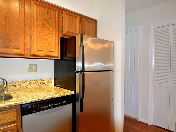 4th image of 2508 Fairfax Dr #B