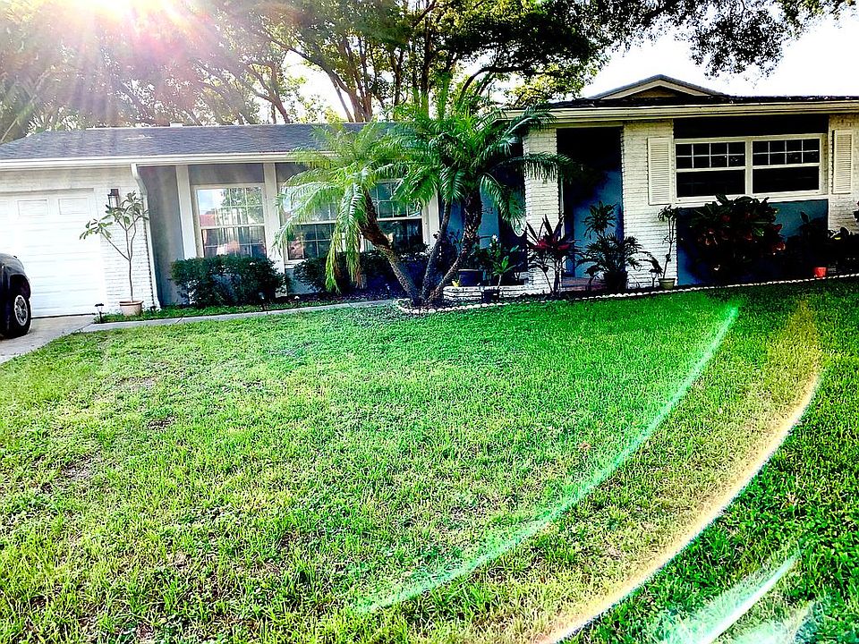 2nd image of 525 E Park Dr