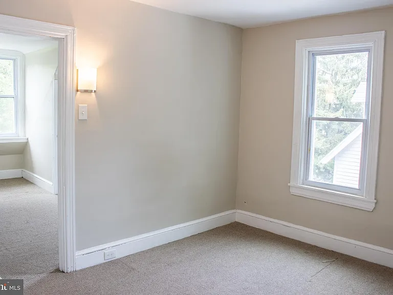 262 E Linden St — Photo 23