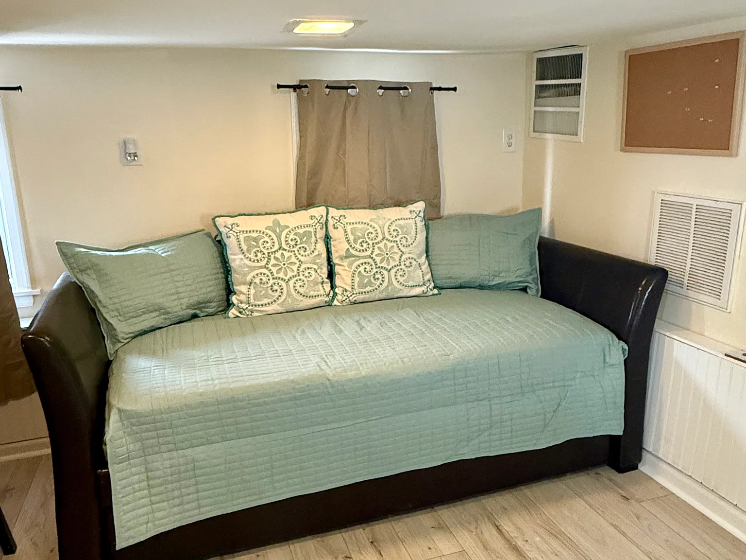 122 Franklin Ave — Photo 3
