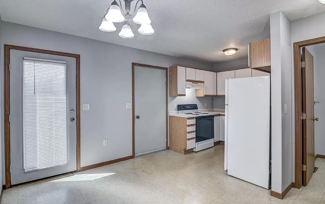 Fox Meadow Townhomes - 3205 - 2 — Photo 2