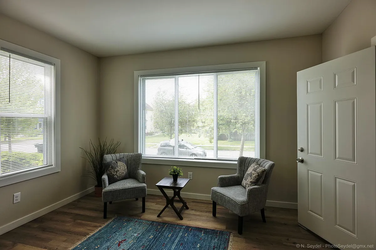 Living - 266 King St #3
