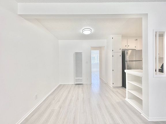 3rd image of 3318 Drew St #3